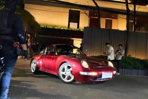 Mobil Porsche hingga Moge Milik Silmy Karim Diangkut KPK usai Geledah Rumah
