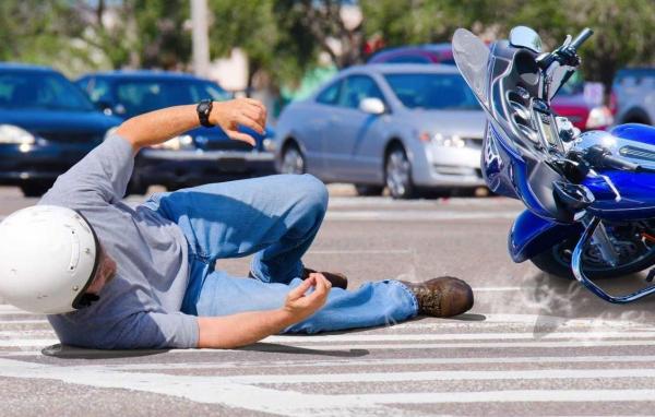 80 Kilogram Minyak Curah Tumpah di Ciputat, Jalan Licin Bikin Dua Pemotor Tersungkur