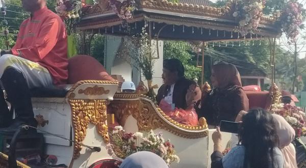 Boyong Natapraja 2026, Kereta Kuda dan Pusaka Kabupaten Nganjuk Jadi Perhatian Warga