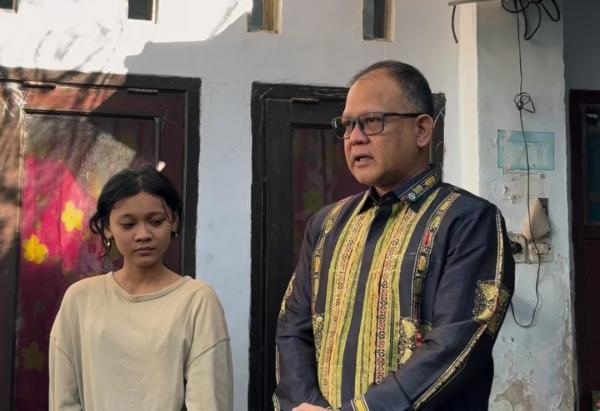 Ayah Buruh Serabutan, Deswita Tetap Kejar Mimpi hingga Lolos SNBP Unram, Rektor Siapkan Biaya Kuliah
