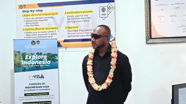 Yan Mandenas Dorong Kanwil Imigrasi Papua Barat Daya Berkedudukan di Sorong