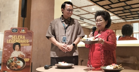 Gak Kuno Lagi, Tren Makan Pake Sambal Kini Jadi Gaya Hidup Baru Anak Muda