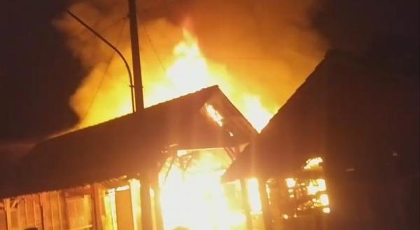 Tiga Rumah Kayu di Blora Ludes Terbakar, Diduga Akibat Kompor Lupa Dimatikan