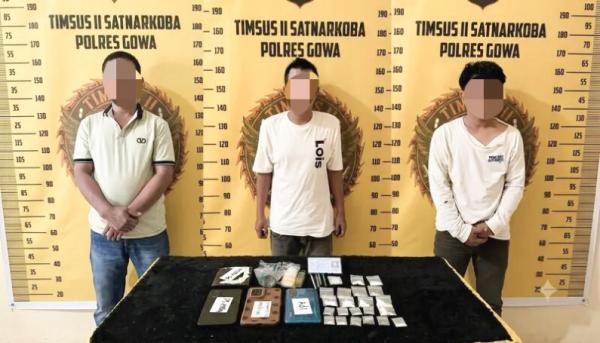 Bandar Narkoba di Gowa Dibekuk Polisi, 3 Pelaku dan Puluhan Paket Sabu Diamankan