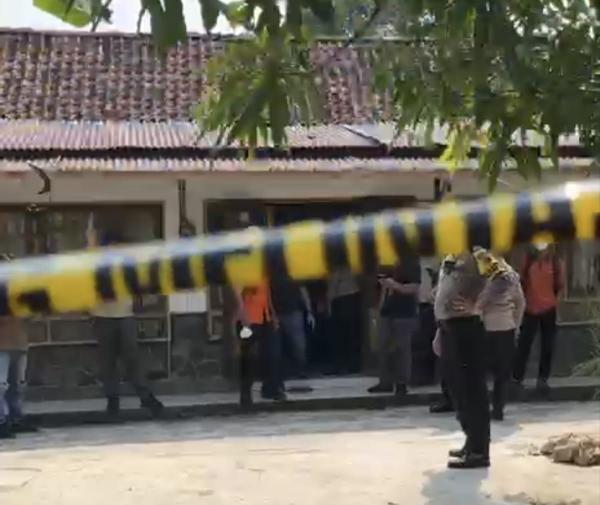 Dugaan Pembunuhan Sadis di Patikraja, Satu Korban Bersimbah Darah Satu Lainnya Diceburkan ke Sumur
