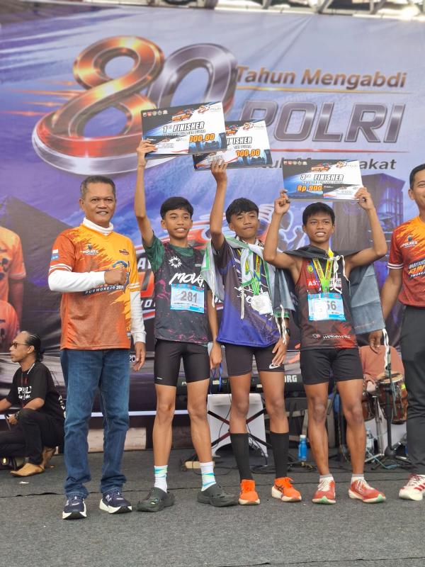 Ratusan Warga Meriahkan Bhayangkara Fun Run 2026, Ketua DPRD Purworejo Beri Apresiasi