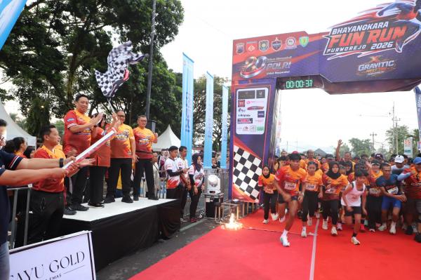 Ribuan Pelari dari Berbagai Daerah Meriahkan Bhayangkara Fun Run 2026  Di  Purworejo