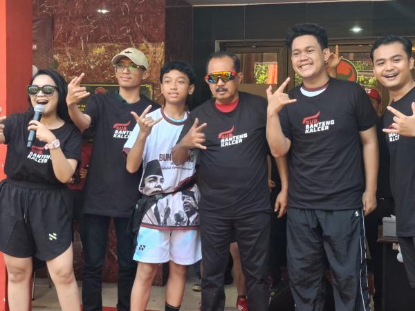 Ribuan Peserta Gowes Saksikan Peluncuran Banteng Kalcer, Wadah Baru Gen Z dan Politik di Surabaya