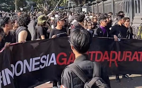 Ketua DPRD Kota Malang Tolak MBG di Tengah Aksi Mahasiswa di Balai Kota