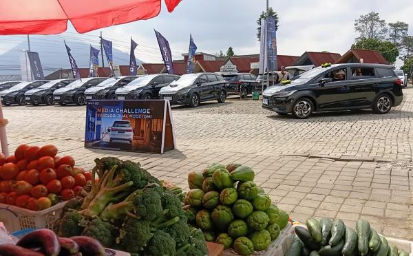 Menguji Performa Mobil Listrik Dual Mode Terabas Jalan Tanjakan dan Ruas Tol Semarang-Salatiga