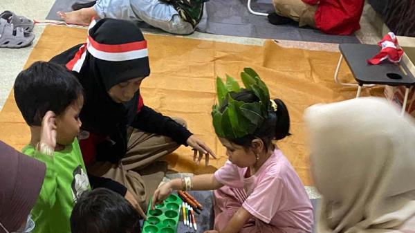 Atasi Kecanduan Gadget, Mahasiswa KKN Untag Surabaya Ajak Anak-Anak Lestarikan Dolanan Nusantara