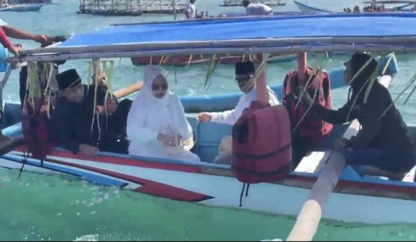 Tabur Bunga Kerap Disalahartikan, Jeje Wiradinata Bongkar Makna Sebenarnya Hajat Laut Pangandaran