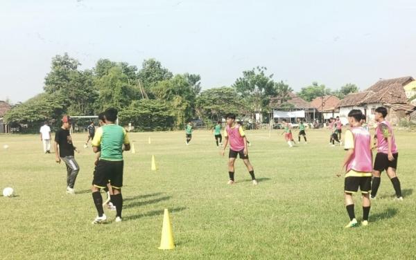 Legenda Persebaya Ini Pantau Pemain Muda Suryanaga Connection, Cari Anak untuk Ikut Soeratin U-17