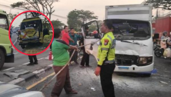 Kecelakaan Beruntun Elf dan Motor Asal Bojonegoro vs Truk di Lamongan, Begini Kronologinya