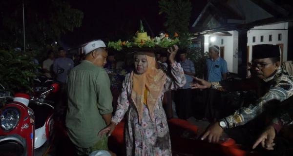 Di Tengah Perubahan Zaman, Tradisi Tumpengan di Probolinggo Tetap Menyatukan Warga