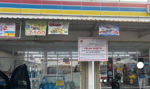 KPK Sita Minimarket dan Rumah Milik Bupati Pekalongan Nonaktif Fadia Arafiq di Semarang