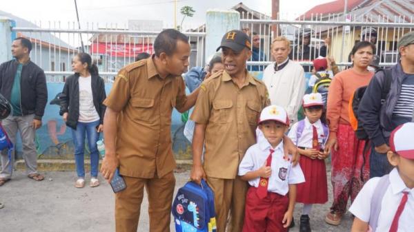 Lawan Fenomena Fatherless, Pemprov Jateng Wajibkan Ayah ASN Ambil Rapor dan Antar Anak Sekolah