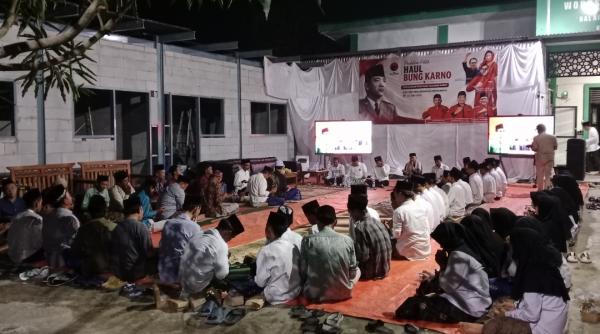 Ratusan Santri dan Warga Indramayu Khusyuk Lantunkan Doa Bersama untuk Proklamator Bapak Bangsa