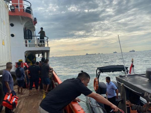 Hantam Karang, Kapal Batam Indah 9 Tenggelam di Perbatasan RI-Singapura