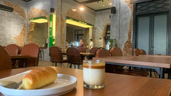 Vulcan Flow Tempat Ngopi Estetik di Ponorogo, Usung Tema Industrial Raw
