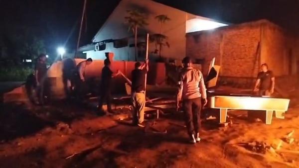 The Power of Emak-Emak! Sorenya Viral, Malamnya Barak Narkoba di Aek Kanopan Langsung Dibakar Polisi