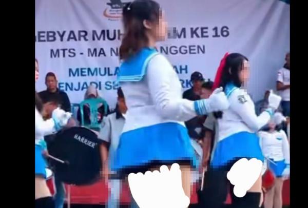 Viral Siswi Personel Drumband Tampil Seksi dan Joget Erotis saat Gebyar Muharram di Demak