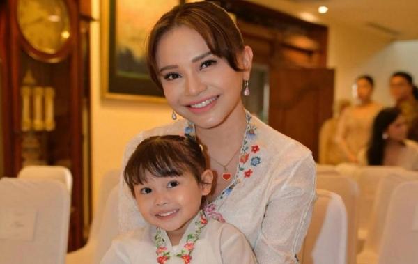 Rossa Tiba-tiba Umumkan Punya Anak Perempuan, Namanya Raina Mikayla Almahyra