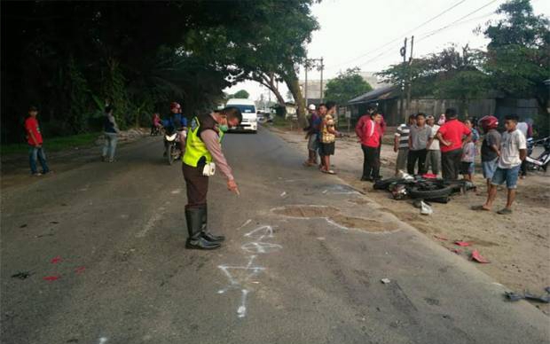 Tabrakan Maut Di Karang Anyar, 2 Pengendara Motor Tewas