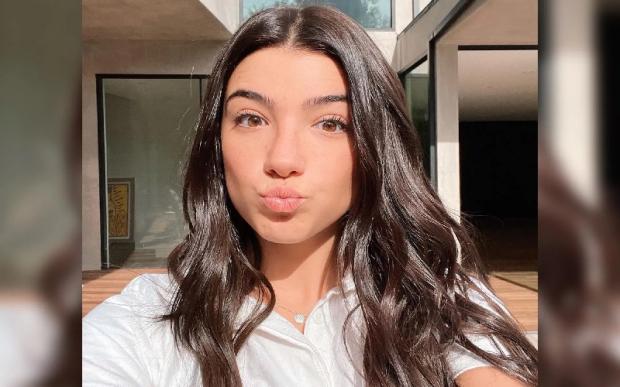 Jadi Orang Pertama Capai 100 Juta Followers Di Tiktok Gadis Ini Punya Penghasilan 50 Miliar