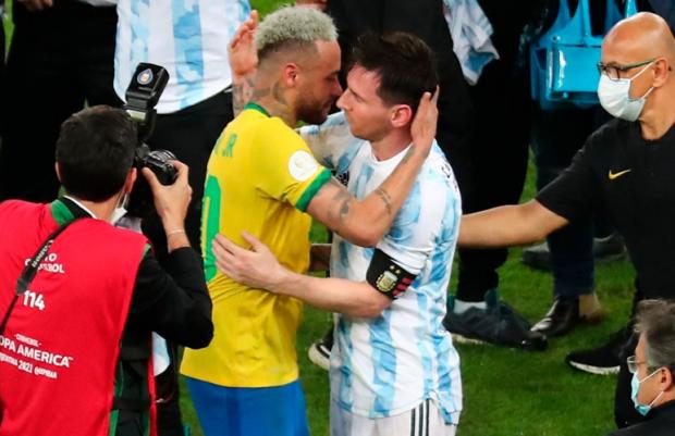 Terkuak, Ini Kata-Kata Neymar saat Peluk Messi usai Argentina Juara Copa America