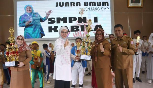 Kecamatan Kabila Raih Juara Umum FLS2N dan O2SN Bone Bolango 2023 Kecamatan Kabila Raih Juara Umum FLS2N dan O2SN Bone Bolango 2023