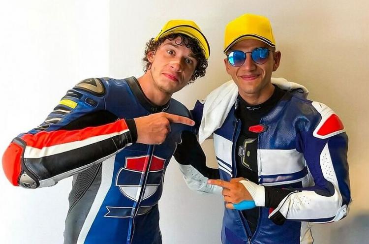 https://img.inews.co.id/media/750/files/inews_new/2024/12/18/jorge_martin_dan_marco_bezzecchi_menjadi_rekan_du.jpg