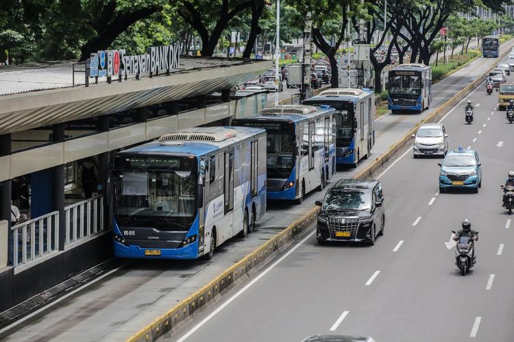 Transjakarta Siapkan...