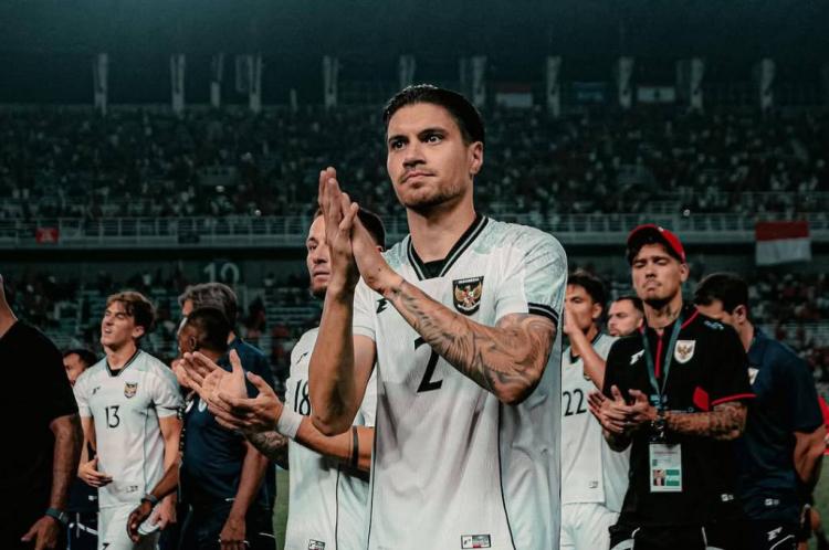 https://img.inews.co.id/media/750/files/inews_new/2025/09/09/pemain_timnas_indonesia_kevin_diks.jpg