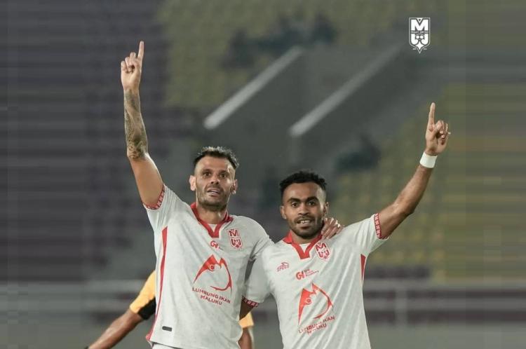 https://img.inews.co.id/media/750/files/inews_new/2025/10/20/malut_united_menghajar_persis_solo_3_1_pada_pekan.jpg