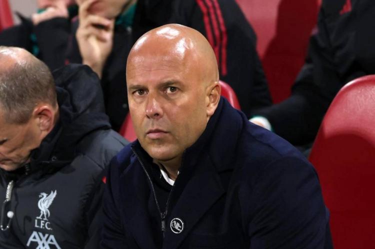 https://img.inews.co.id/media/750/files/inews_new/2025/10/26/pelatih_liverpool_arne_slot.jpg