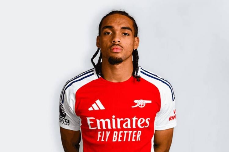 https://img.inews.co.id/media/750/files/inews_new/2025/11/10/mantan_pemain_arsenal_fc_joshua_robinson_foto.jpg
