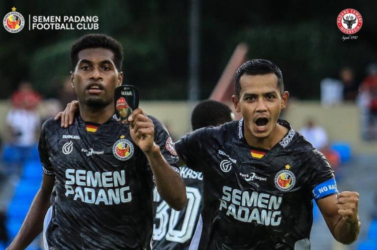 https://img.inews.co.id/media/750/files/inews_new/2025/11/20/semen_padang_memastikan_kemenangan_krusial_2_1_ata.jpg