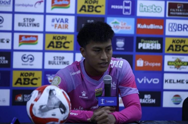 https://img.inews.co.id/media/750/files/inews_new/2025/12/06/kiper_persib_bandung_fitrah_maulana.jpg
