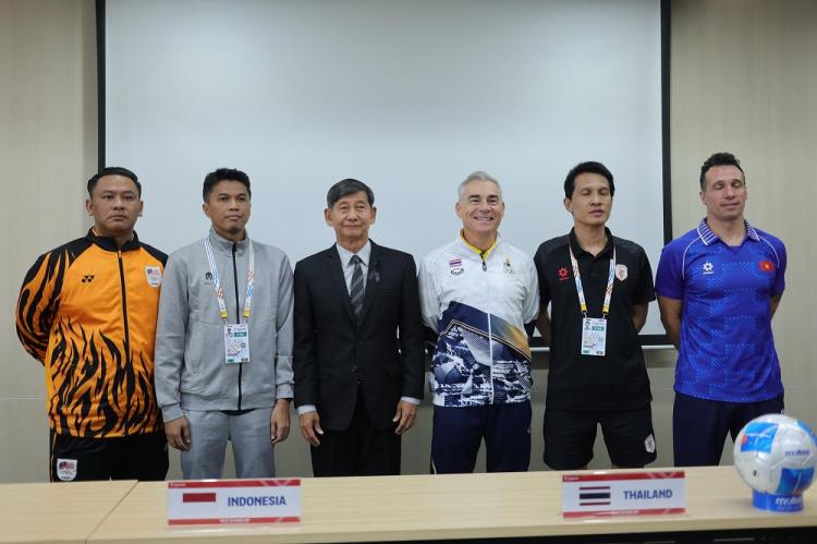 https://img.inews.co.id/media/750/files/inews_new/2025/12/14/pelatih_timnas_futsal_di_sea_games_2025.jpg