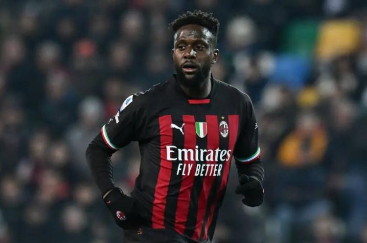https://img.inews.co.id/media/750/files/inews_new/2025/12/24/divock_origi_resmi_berpisah_dengan_ac_milan_foto.jpg