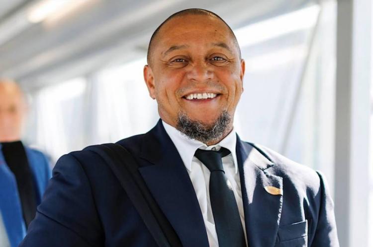 https://img.inews.co.id/media/750/files/inews_new/2025/12/31/roberto_carlos.jpg