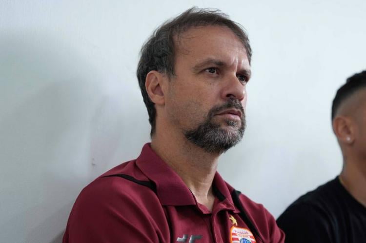 https://img.inews.co.id/media/750/files/inews_new/2026/02/19/pelatih_persija_jakarta_mauricio_souza.jpg