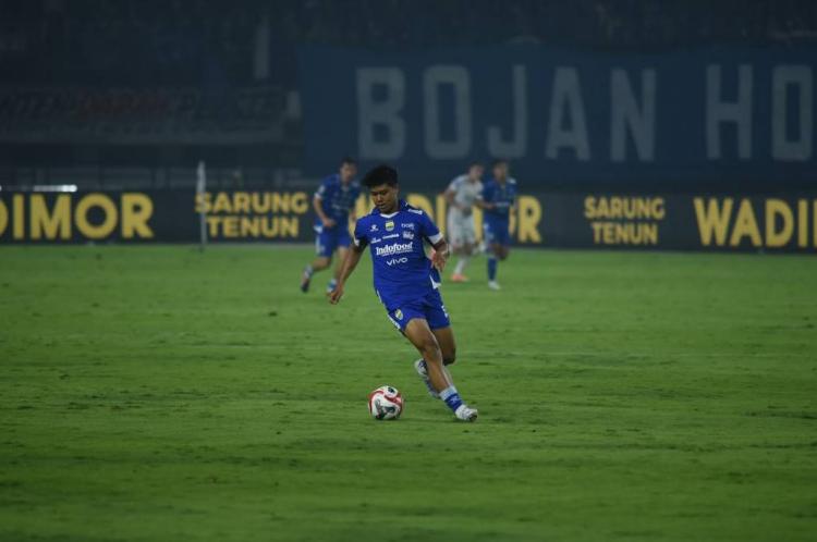 https://img.inews.co.id/media/750/files/inews_new/2026/03/03/gelandang_muda_persib_bandung_nazriel_alfaro.jpg