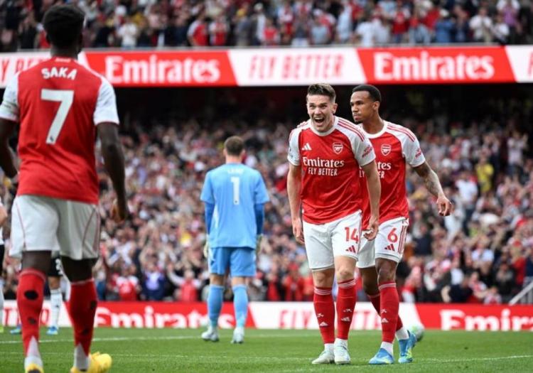 https://img.inews.co.id/media/750/files/inews_new/2026/05/03/arsenal_membantai_fulham_3_0_pada_pekan_ke_35_liga.jpg