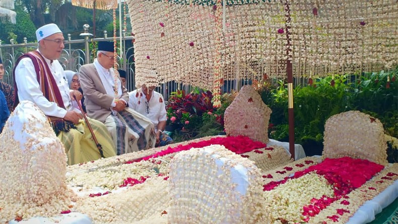 makam sunan ampel