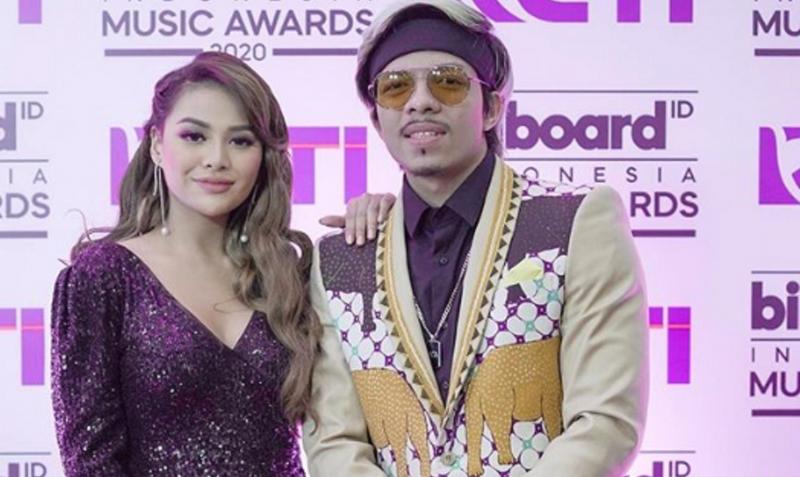 Diajak Atta Halilintar Malam Mingguan Naik Angkot, Begini Reaksi Aurel Hermansyah