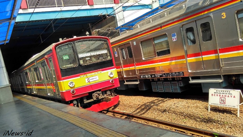 Ingat Mulai Hari Ini Krl Di Jakarta Hanya Sampai Pukul 19 00 Wib