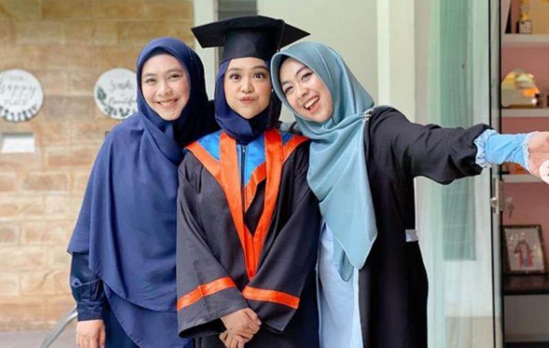 Ria Ricis Wisuda, Doa Oki Setiana Dewi: Semoga Selalu Sehat, Bahagia