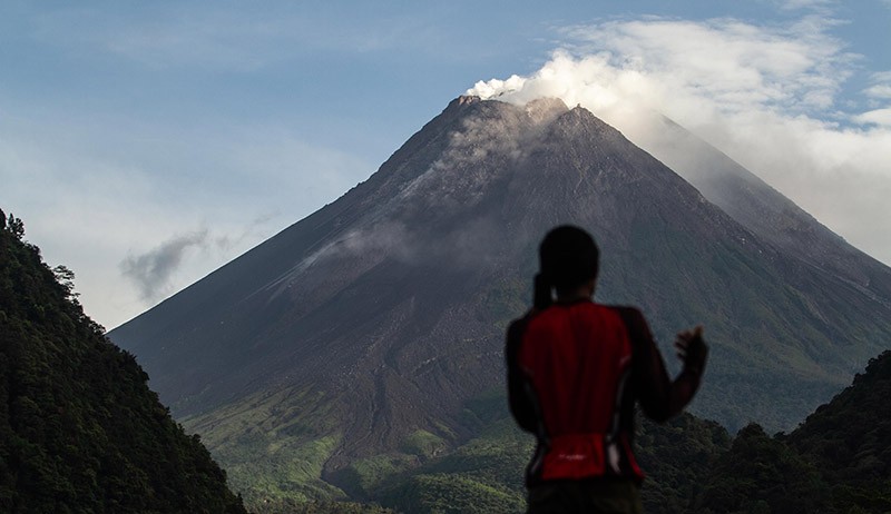 Gunung Merapi Alami 129 Kali Gempa Guguran dan 6 Kali Guguran Lava